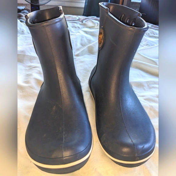 Crocs Navy Jaunt Shorty Women's Rain Boots - Picture 4 of 13